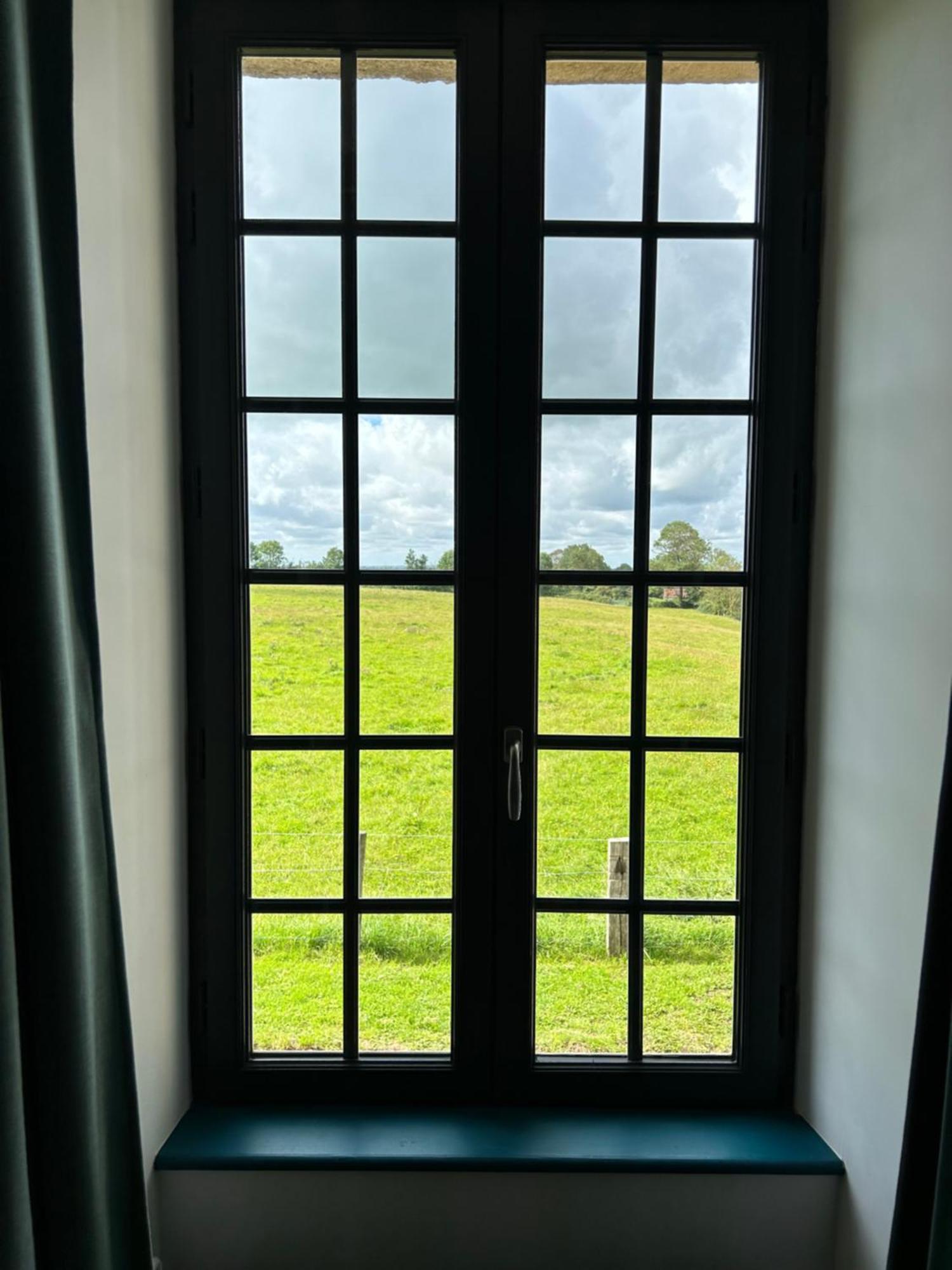 Chateau De Franquetot & D Day Collins Museum Sainte-Mère-Église エクステリア 写真